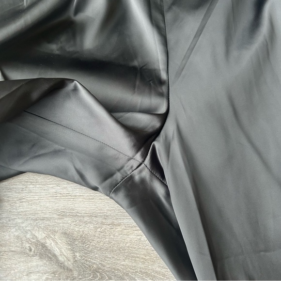 NWT Torrid Wide Leg Satin High  Rise Pant in Deep Black - Picture 6 of 13